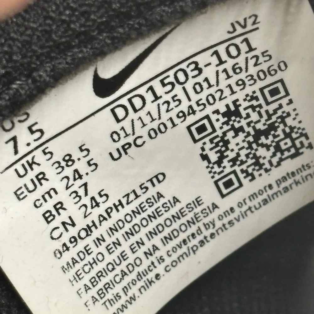 Nike Dunk Low Panda Shoes Womens 7.5 Black White Athletic Sneaker DD1503-101